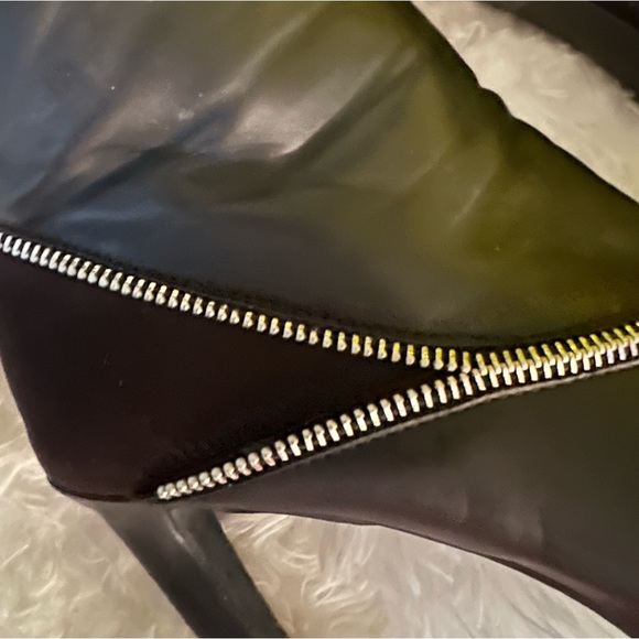 Tis the sassy season! Hidden platform boot - mixed media sz 8 - Picture 8 of 12